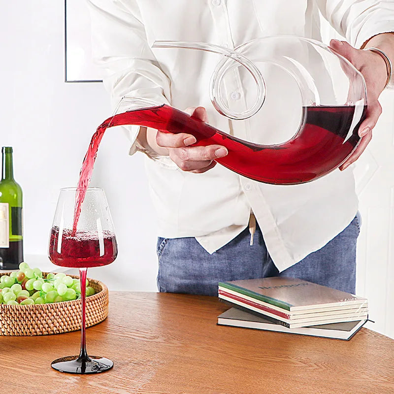 STUNNING WINE DECANTER