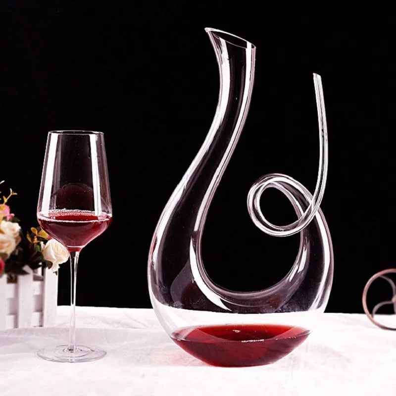 STUNNING WINE DECANTER