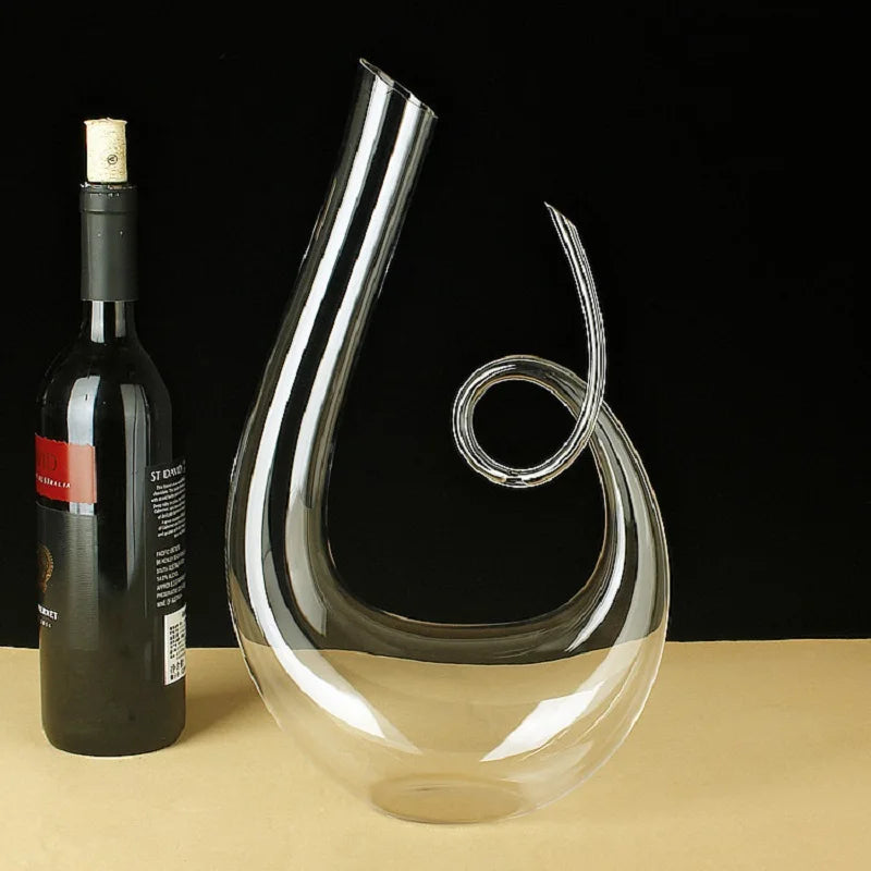 STUNNING WINE DECANTER